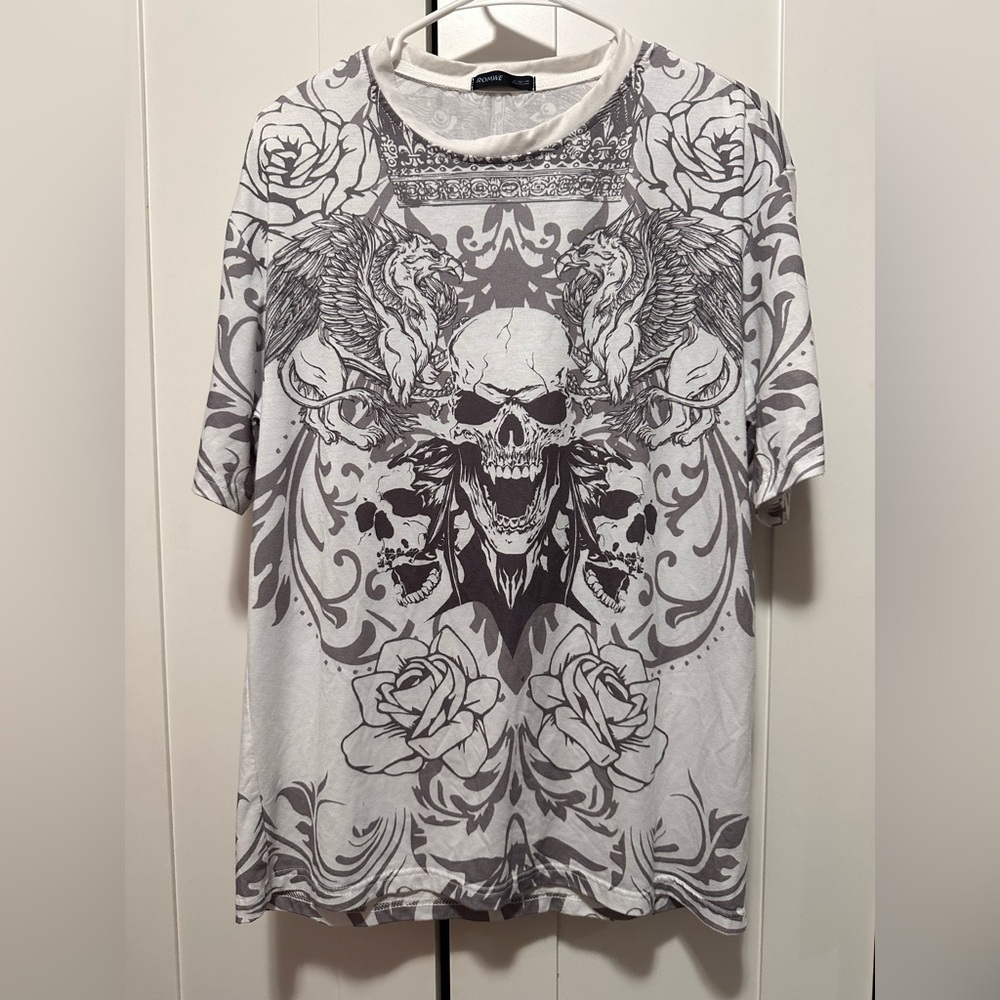 Romwe Graphic Men’s Skull Print T-Shirt size small